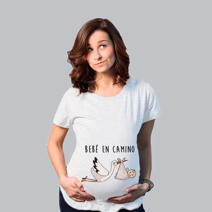 Camiseta de Embarazo "Bebé en Camino" - Algodón Suave, Diseño Cigüeña